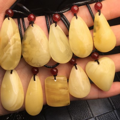 【原矿琥珀蜜蜡】一手货源精美水滴无事牌吊坠利润店铺直播款图4
