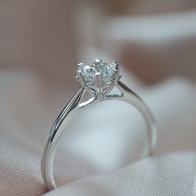 人工钻石HPHT培育钻石18K白金爱心雪花钻石定婚结婚戒指女人造钻 1件起批图4