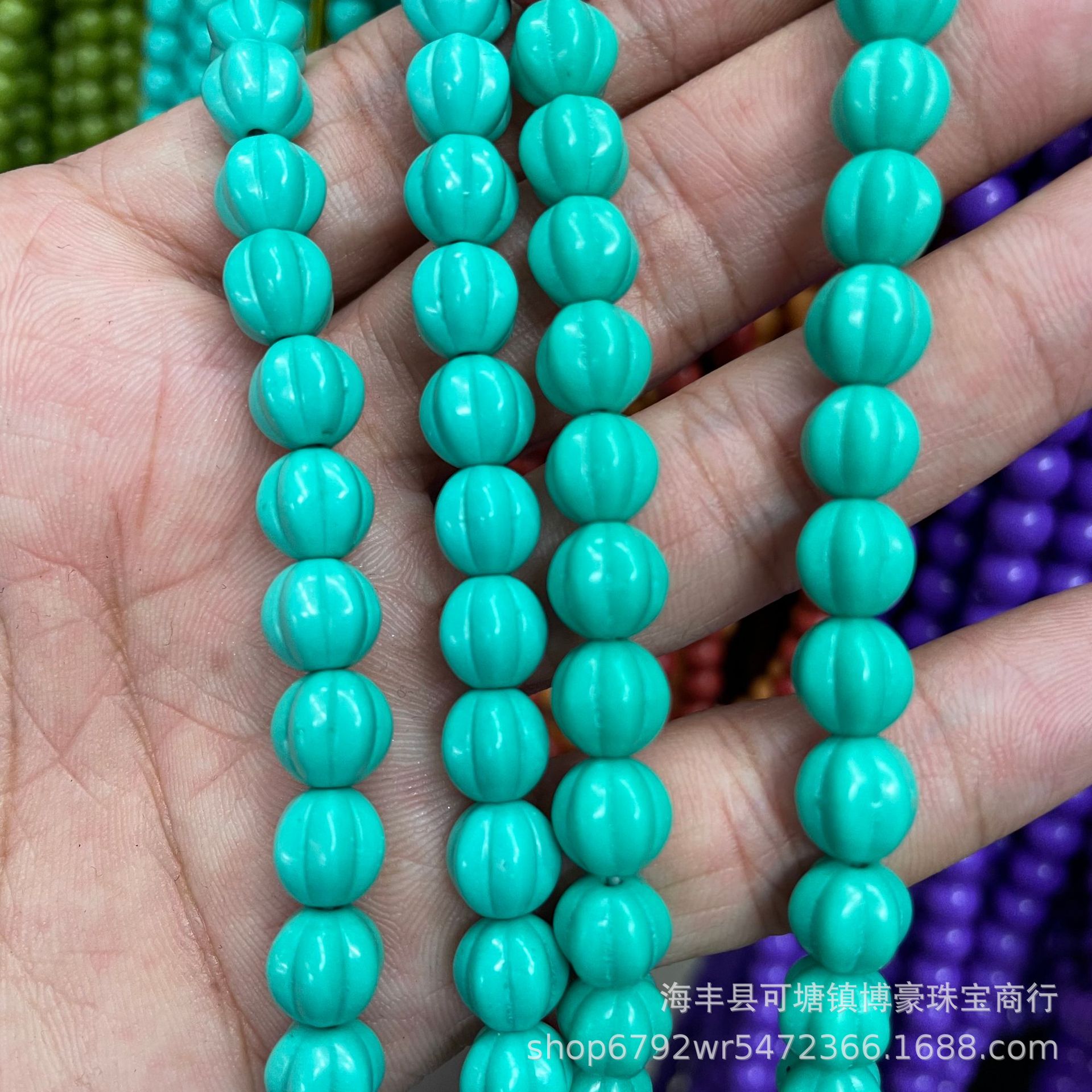 粉压绿色
