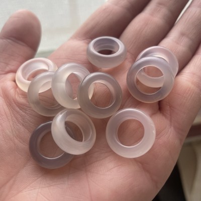 玛瑙跑环天然玉髓冰白色冰灰色圆环DIY手工配件玉环天然色批发图2