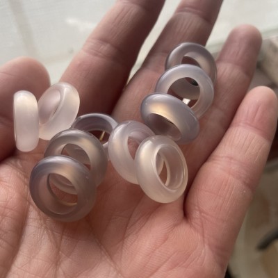 玛瑙跑环天然玉髓冰白色冰灰色圆环DIY手工配件玉环天然色批发图4